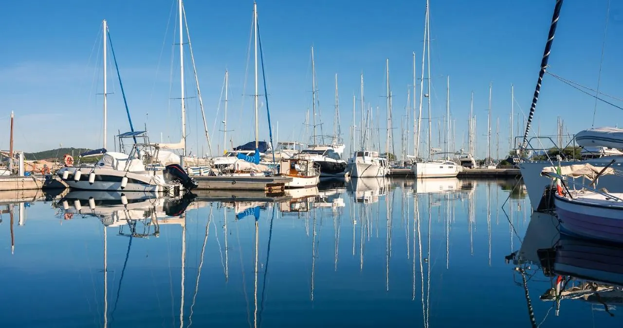 Acqua Marina Apartment أولبيا